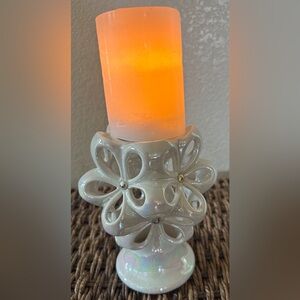Lightscale Snow flower Porcelain Pedestal